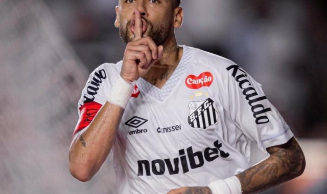 星空体育-内马尔：足球就是这样，今天说你该退役了，明天又说你该去世界杯